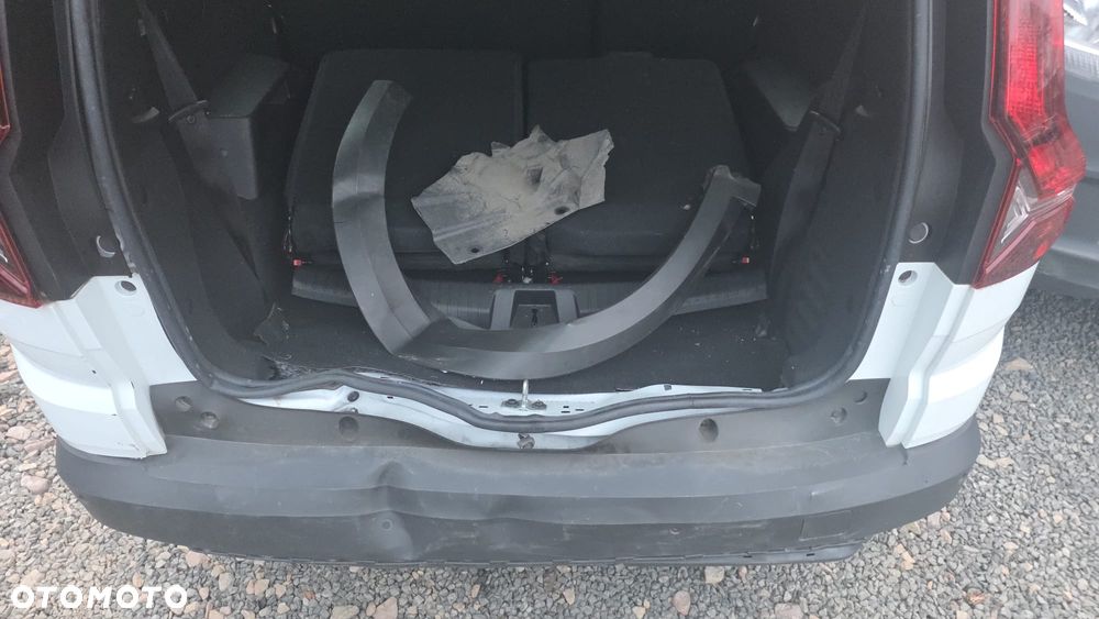 Dacia Jogger TCe 110 (7-Sitzer) Essential - 10