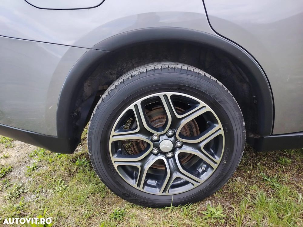 Mitsubishi Outlander 2.0 4WD Plus - 7