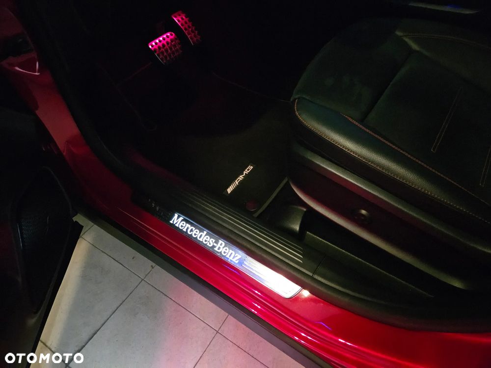 Mercedes-Benz GLA - 27
