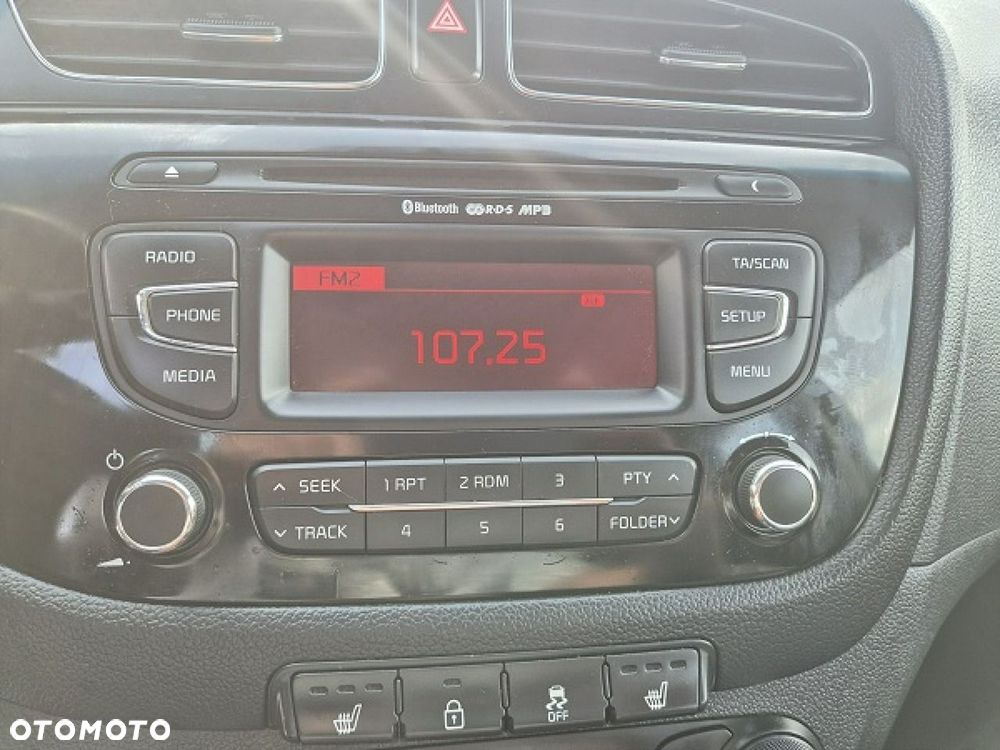 Kia Ceed - 36