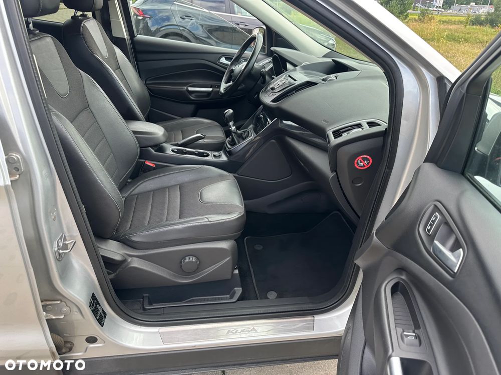 Ford Kuga 2.0 TDCi 2x4 Titanium - 20