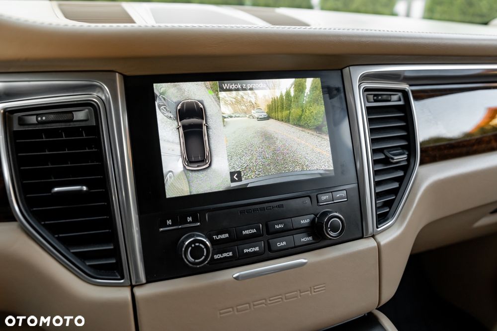 Porsche Macan Turbo - 33