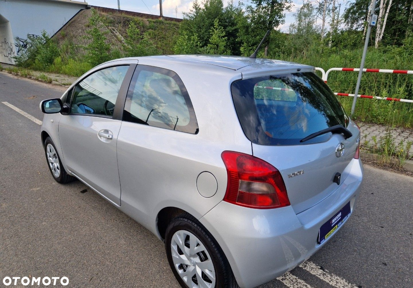 Toyota Yaris 1.3 VVT-i Sol - 6