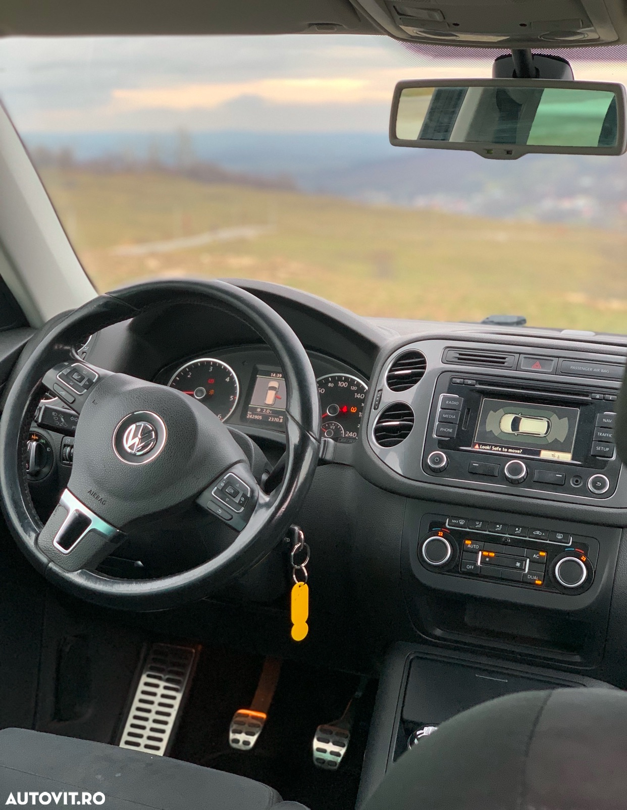Volkswagen Tiguan - 9