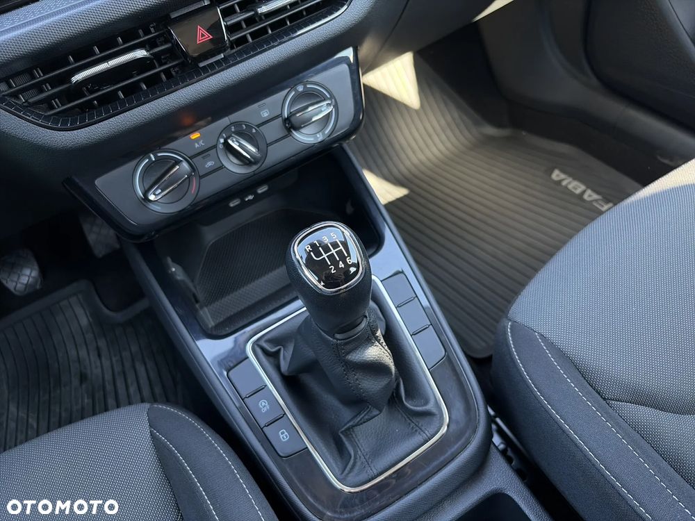 Skoda Fabia 1.0 TSI Ambition - 19