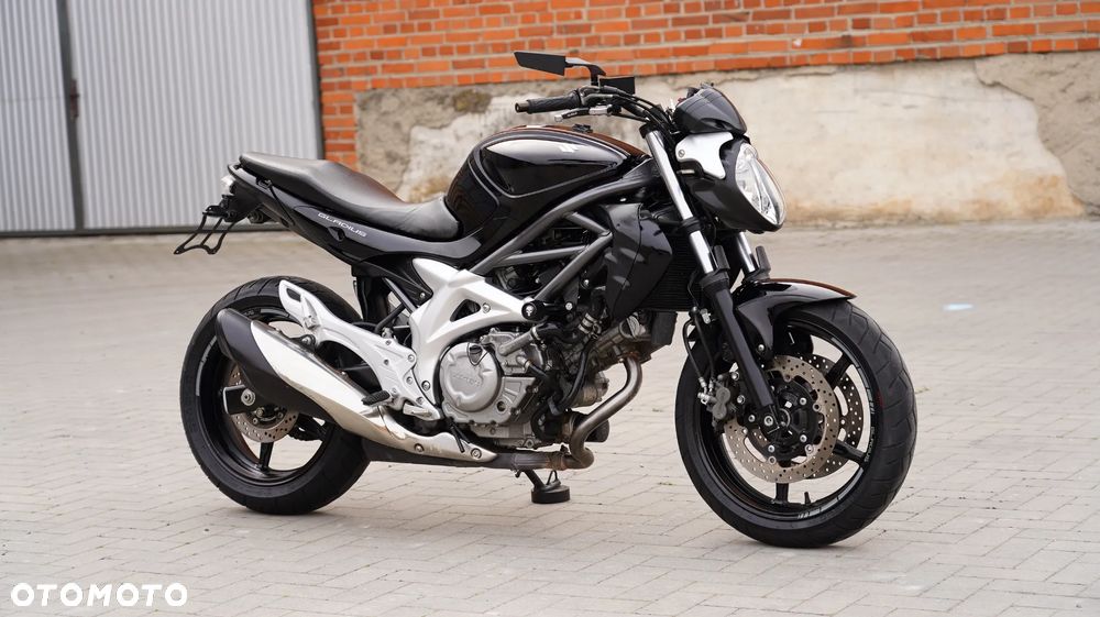 Suzuki Gladius - 2