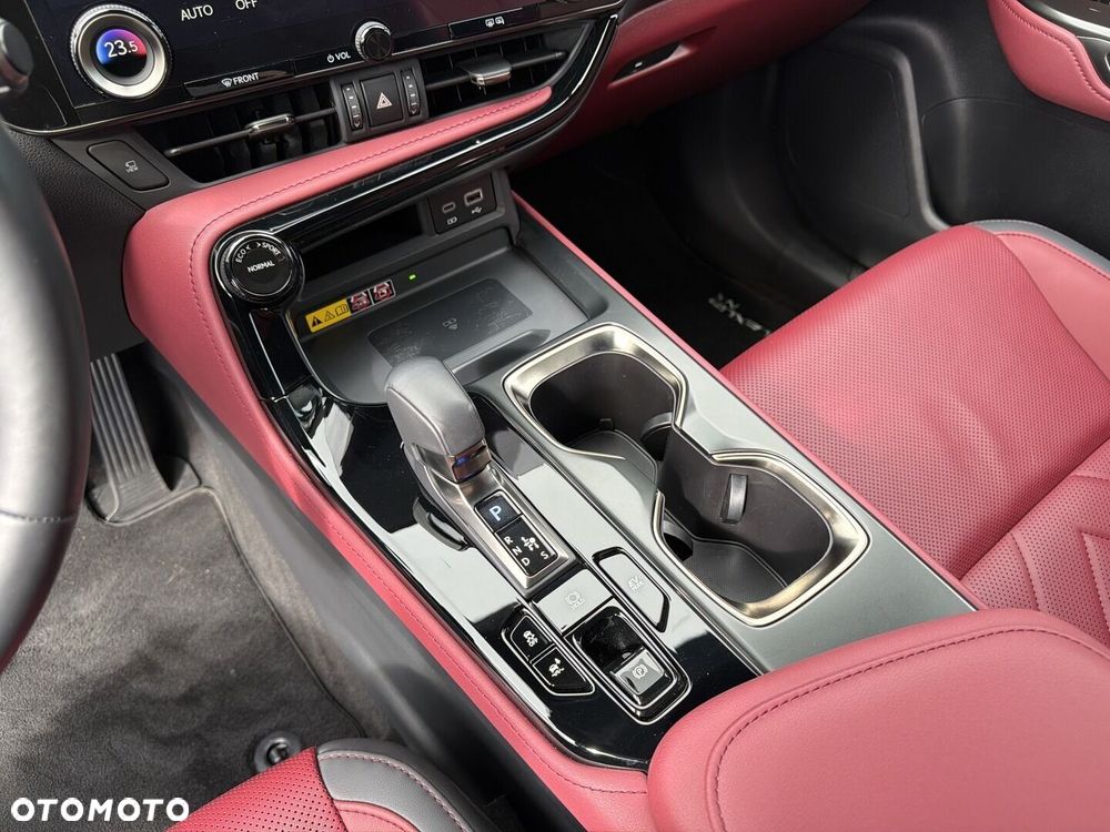 Lexus NX 350h Omotenashi AWD - 22
