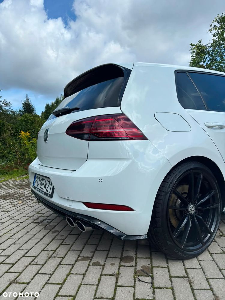Volkswagen Golf - 33