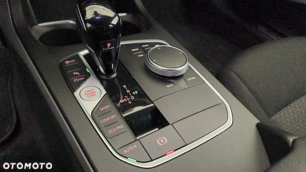 BMW Seria 1 118i Advantage - 19