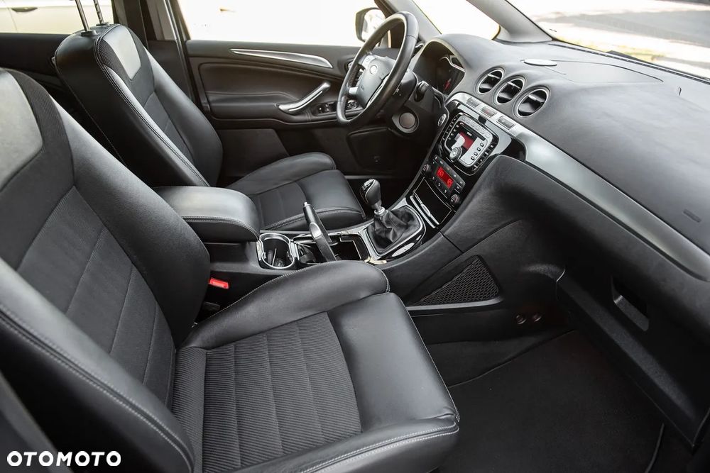 Ford S-Max 2.0 TDCi DPF Titanium X - 27
