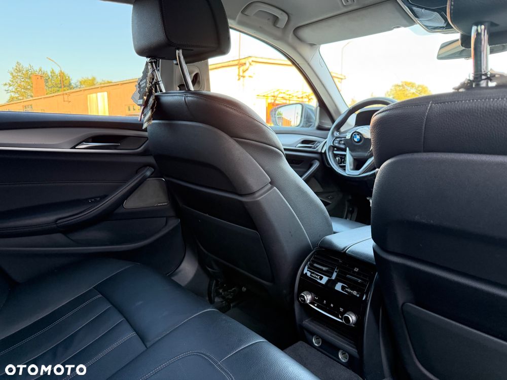 BMW Seria 5 530d xDrive Sport Line - 21