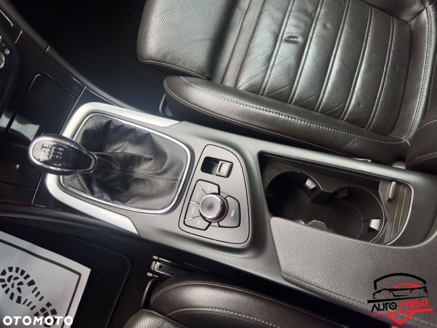 Opel Insignia - 16