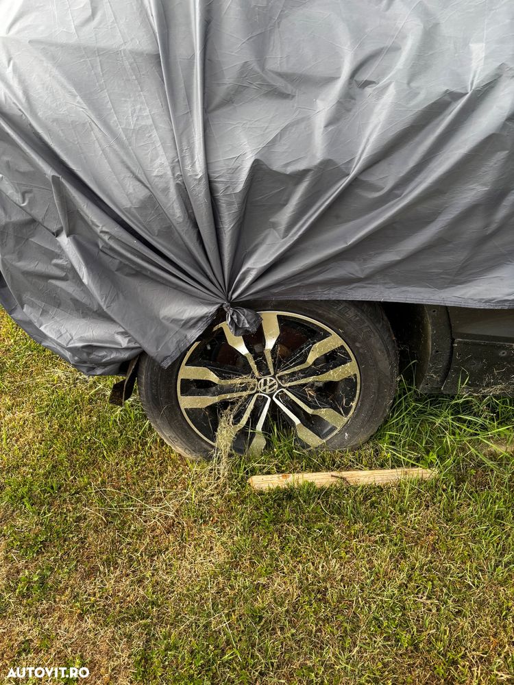 Volkswagen Tiguan - 5