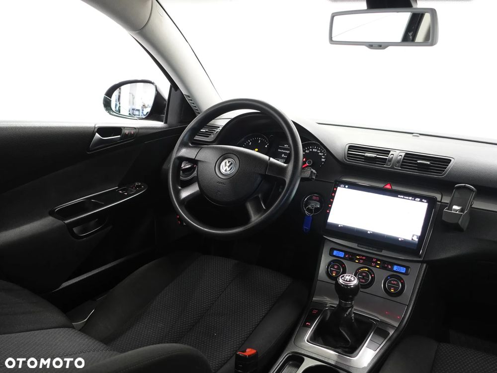 Volkswagen Passat - 29