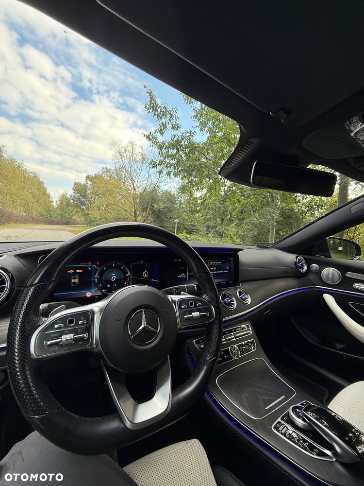 Mercedes-Benz Klasa E 220 d Coupe 4-Matic 9G-TRONIC - 9