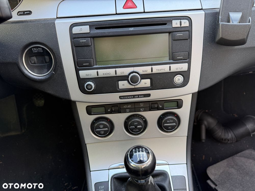 Volkswagen Passat 2.0 TDI DPF BlueMotion Technology Trendline - 7