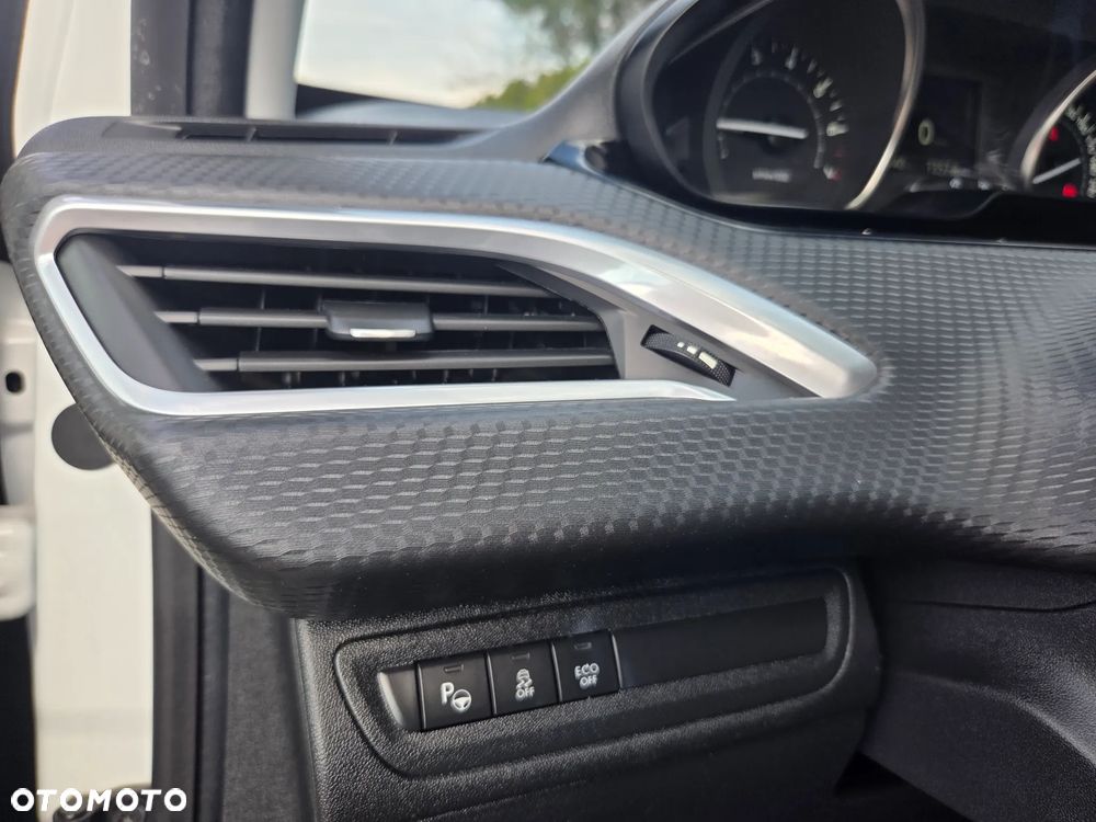 Peugeot 2008 PureTech 110 Stop&Start Urban Move - 30