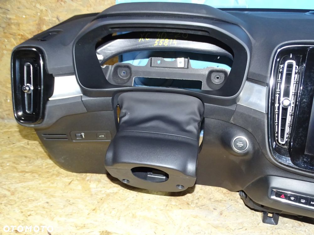 KONSOLA DESKA VOLVO XC40 EUROPA AIR BAG - 9