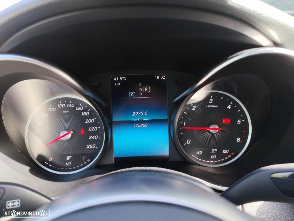 Mercedes-Benz C 220 d AMG Line — fotografia 18