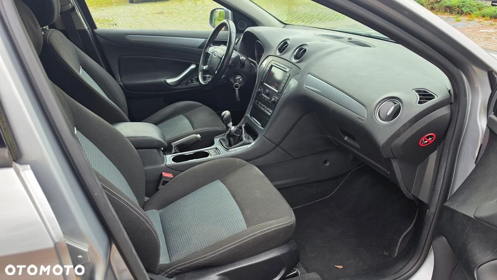 Ford Mondeo SW - 12