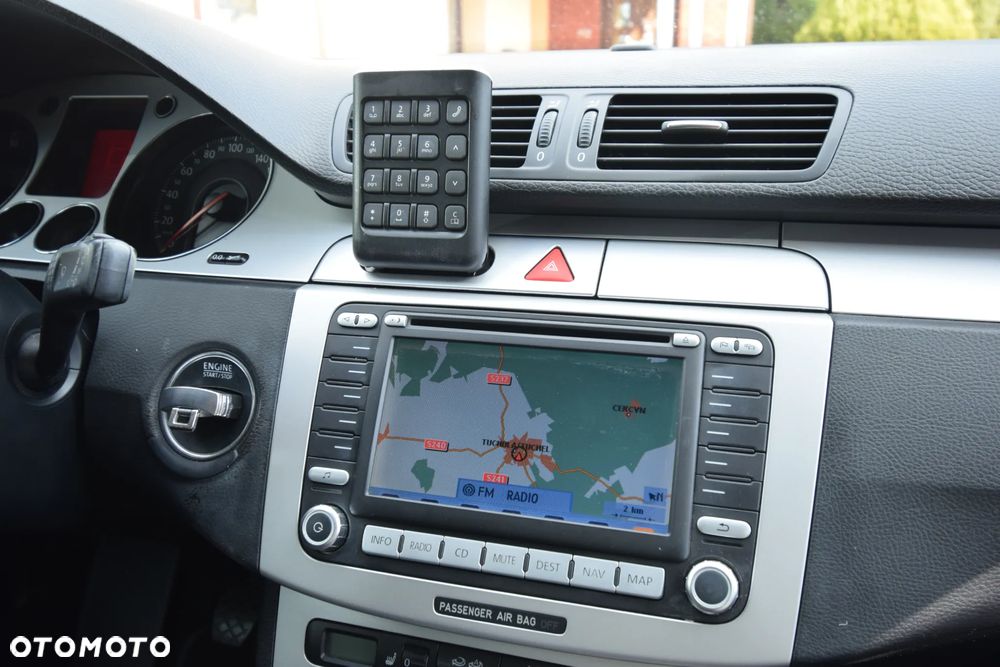 Volkswagen Passat 2.0 TDI 4Motion Individual - 25