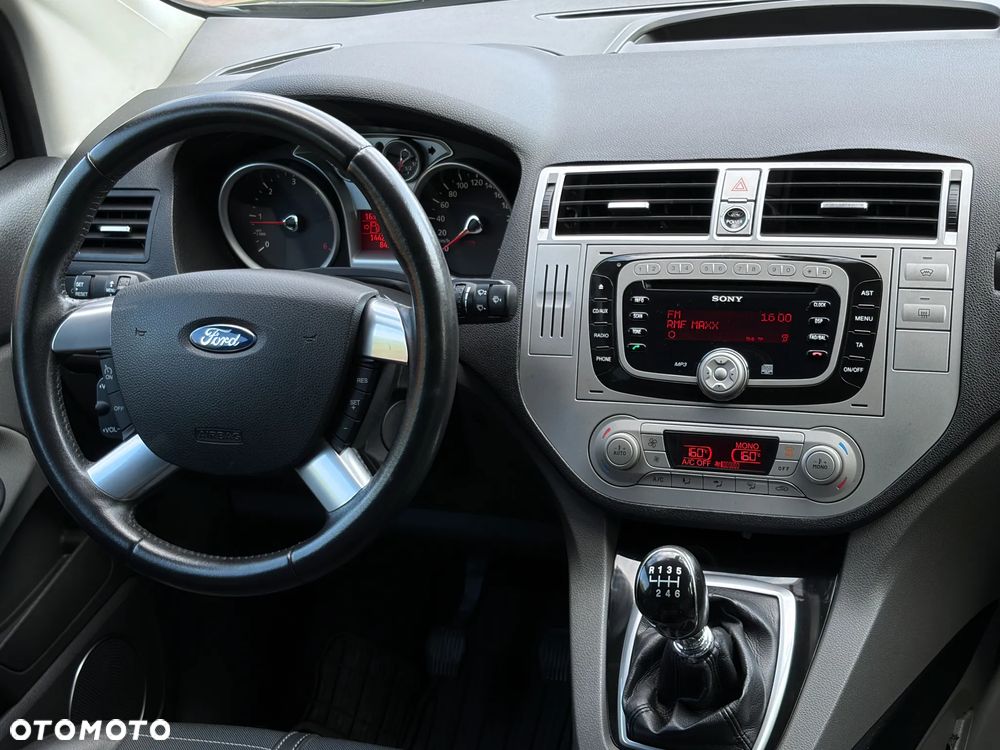 Ford Kuga 2.0 TDCi 4x4 Titanium - 29