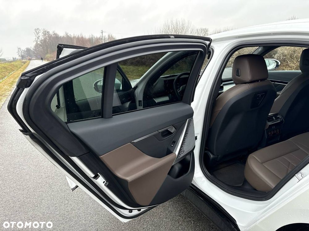 BMW Seria 5 520d xDrive - 28