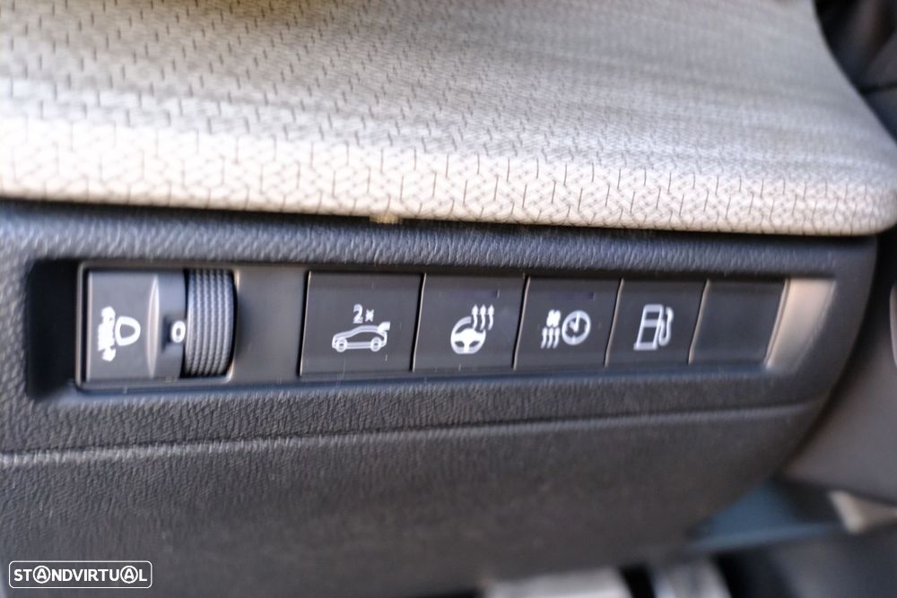 Citroën C5 X 1.6 Hybrid Shine e-EAT8 - 31