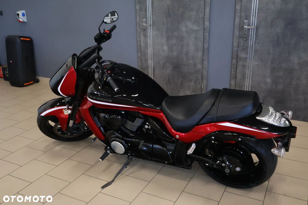 Suzuki Intruder - 23