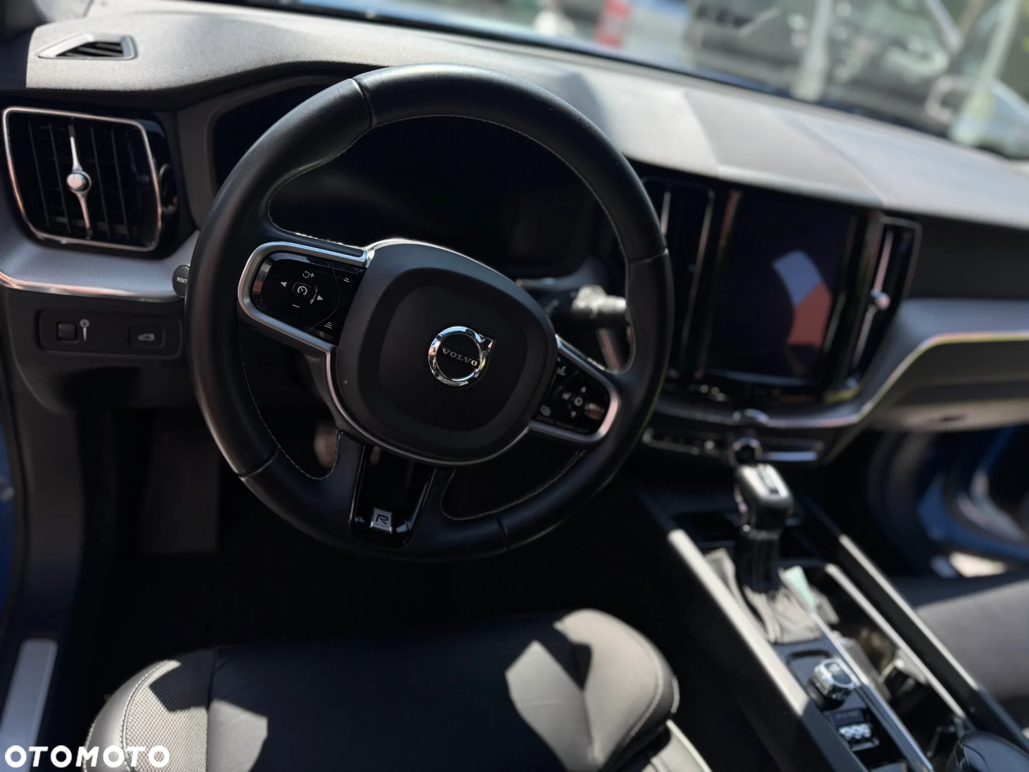 Volvo XC 60 D4 R-Design - 8