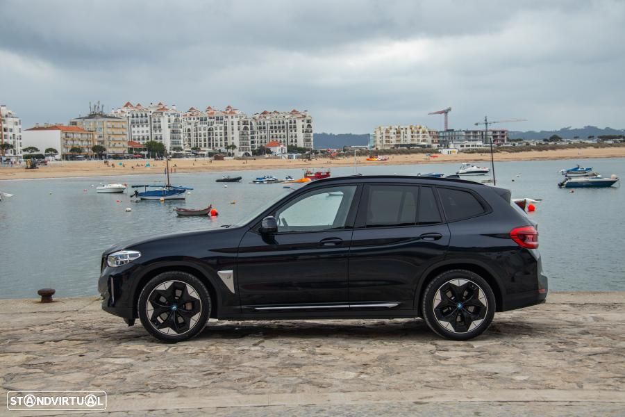 BMW iX3 M Sport Impressive - 9