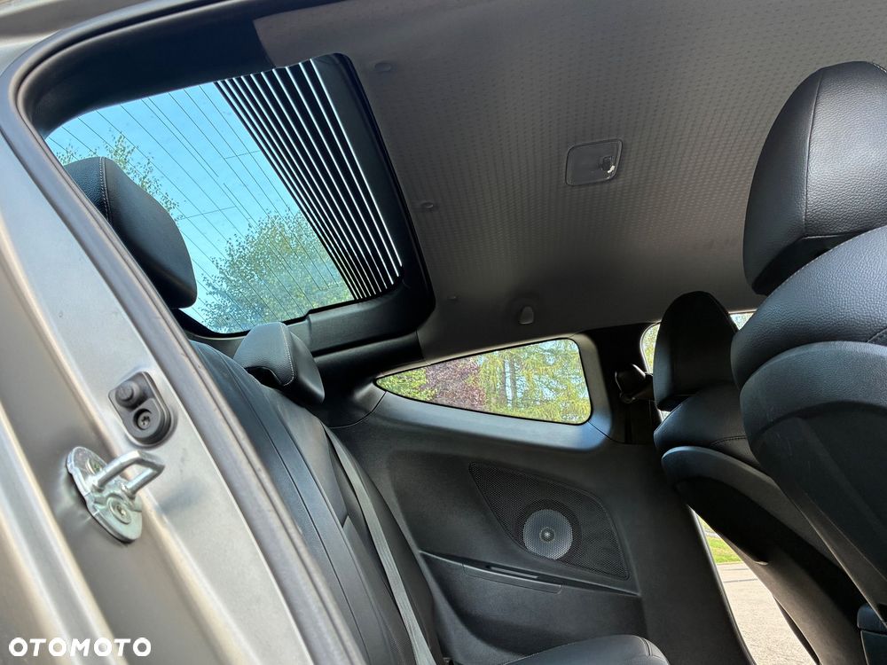 Hyundai Veloster 1.6 Turbo Premium - 16