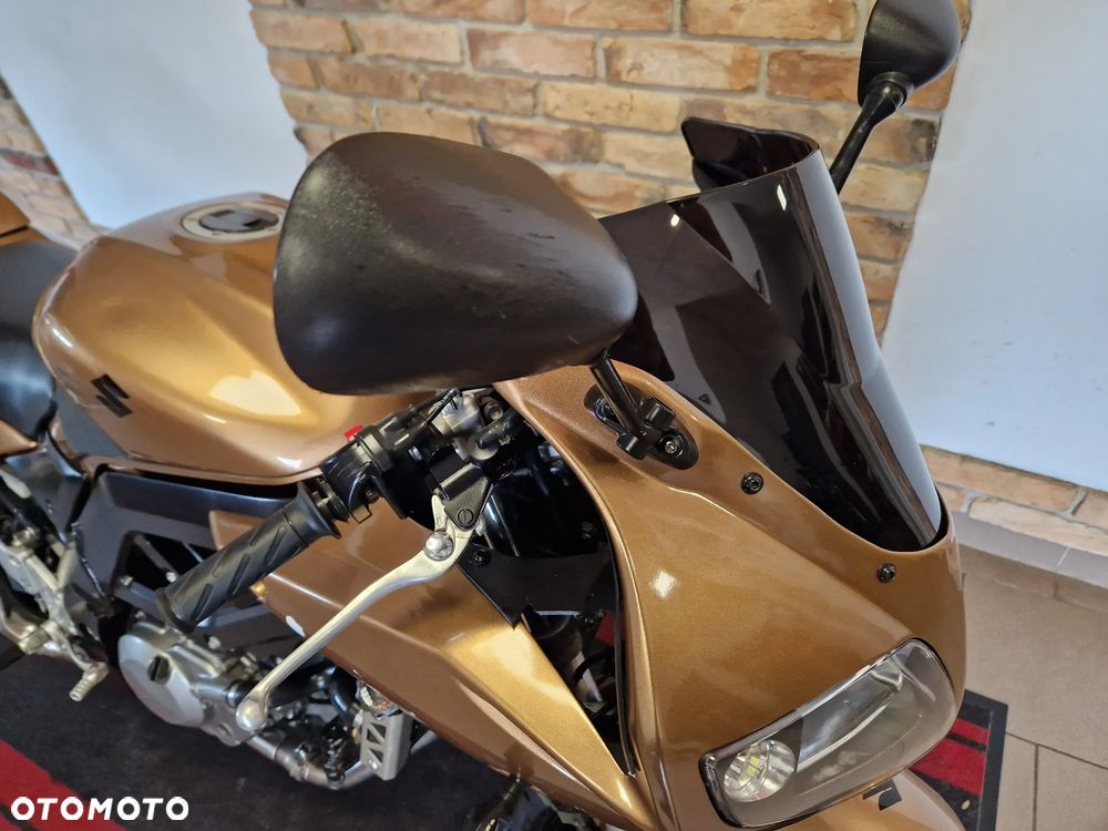 Suzuki SV - 32