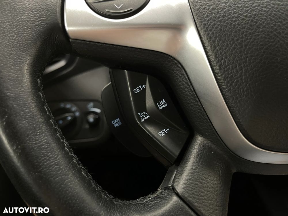 Ford Kuga 2.0 TDCi 4WD Powershift Titanium - 23