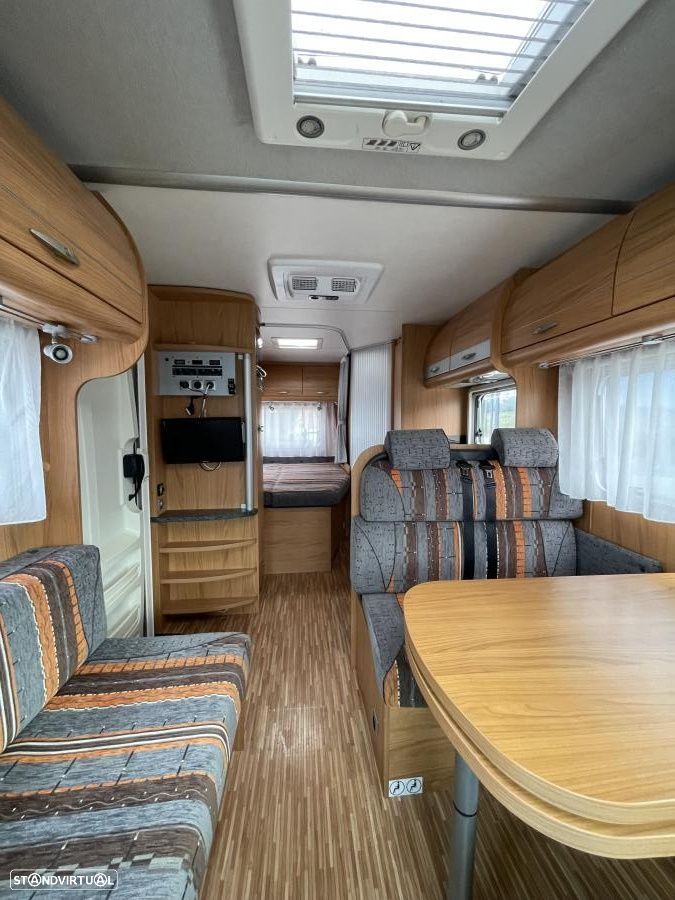 Burstner Privilége T615 cama francesa - 24