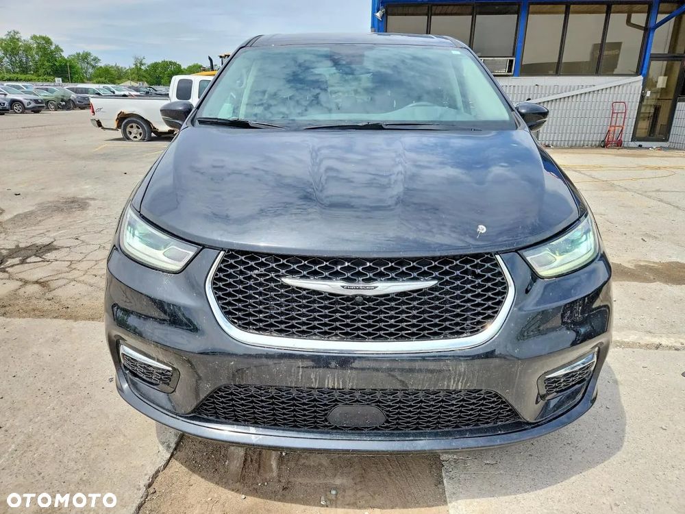 Chrysler Pacifica - 5