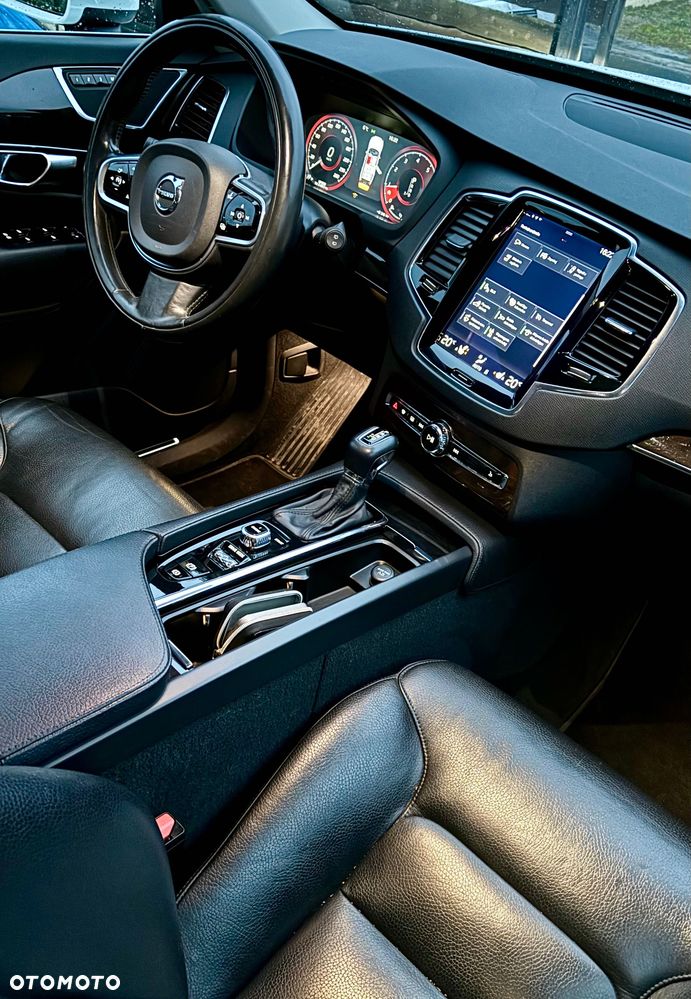 Volvo XC 90 - 5