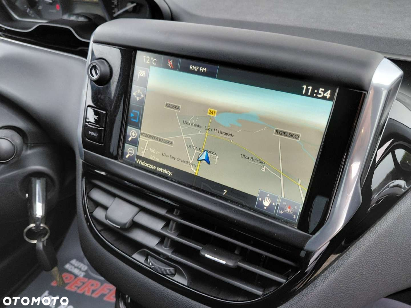 Peugeot 208 - 14