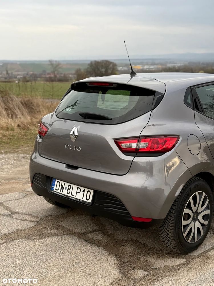 Renault Clio 1.2 16V Life - 11