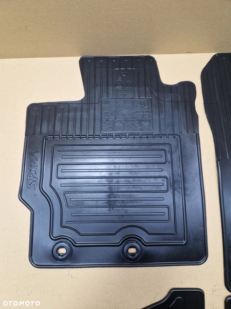 Oryginalne Dywaniki Toyota YARIS 11- GUMOWE PZ49K-B0355-RJ - 2