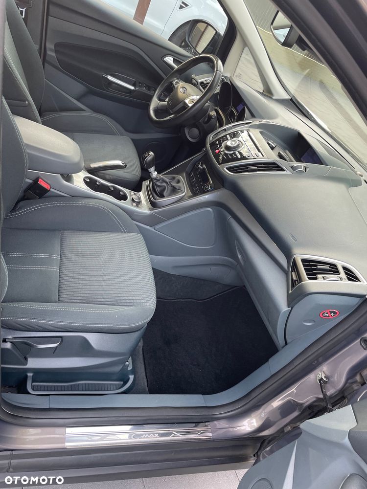 Ford Grand C-MAX - 27