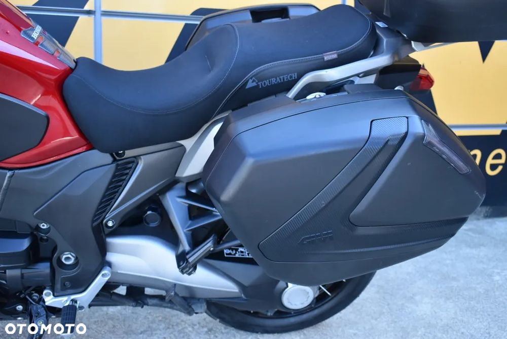 Honda VFR - 11