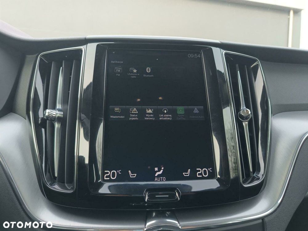 Volvo XC 60 T4 Momentum Pro - 25