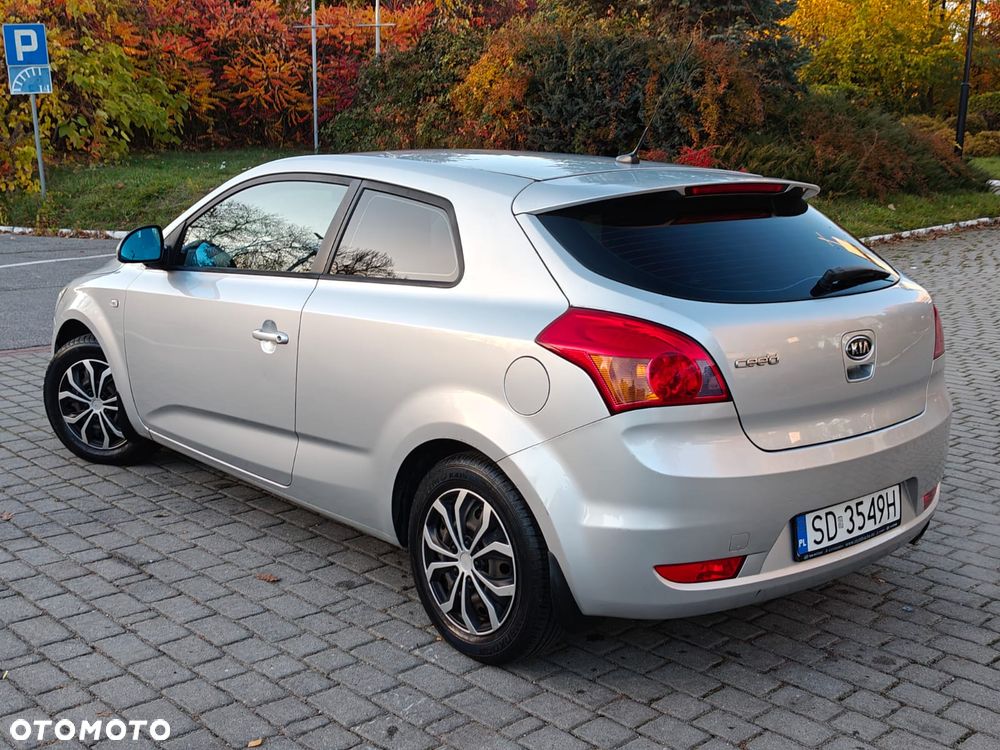 Kia Ceed - 1
