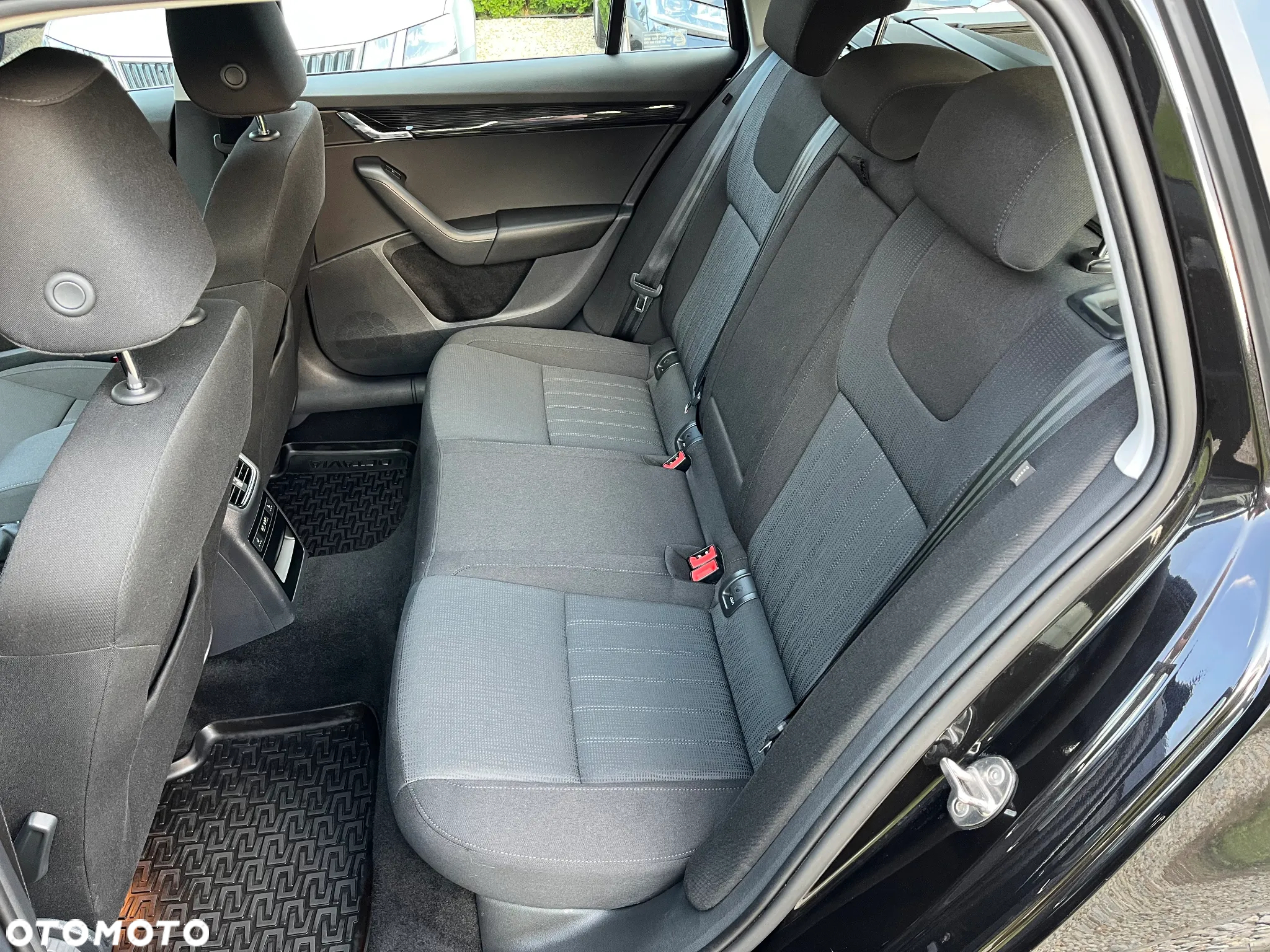 Skoda Octavia 2.0 TDI SCR Style DSG - 8