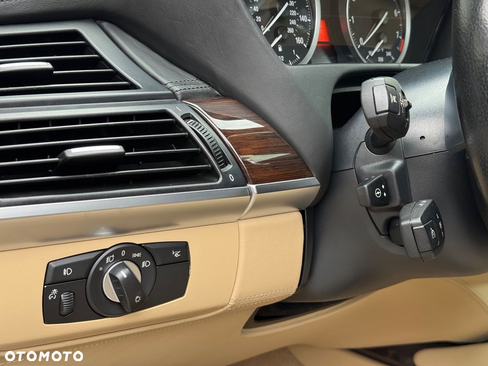 BMW X6 xDrive35i - 11