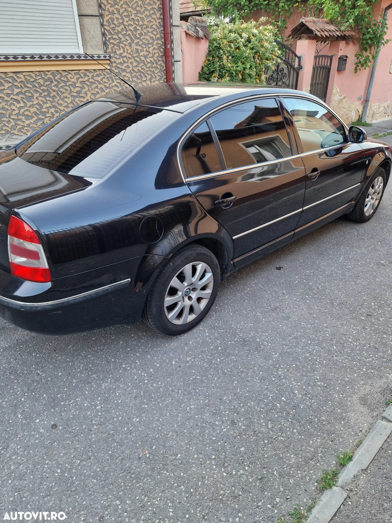 Skoda Superb 2.0 TDI Exclusive - 4