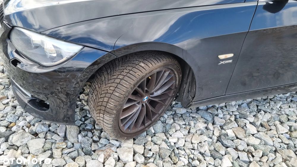 BMW Seria 3 330d xDrive - 14