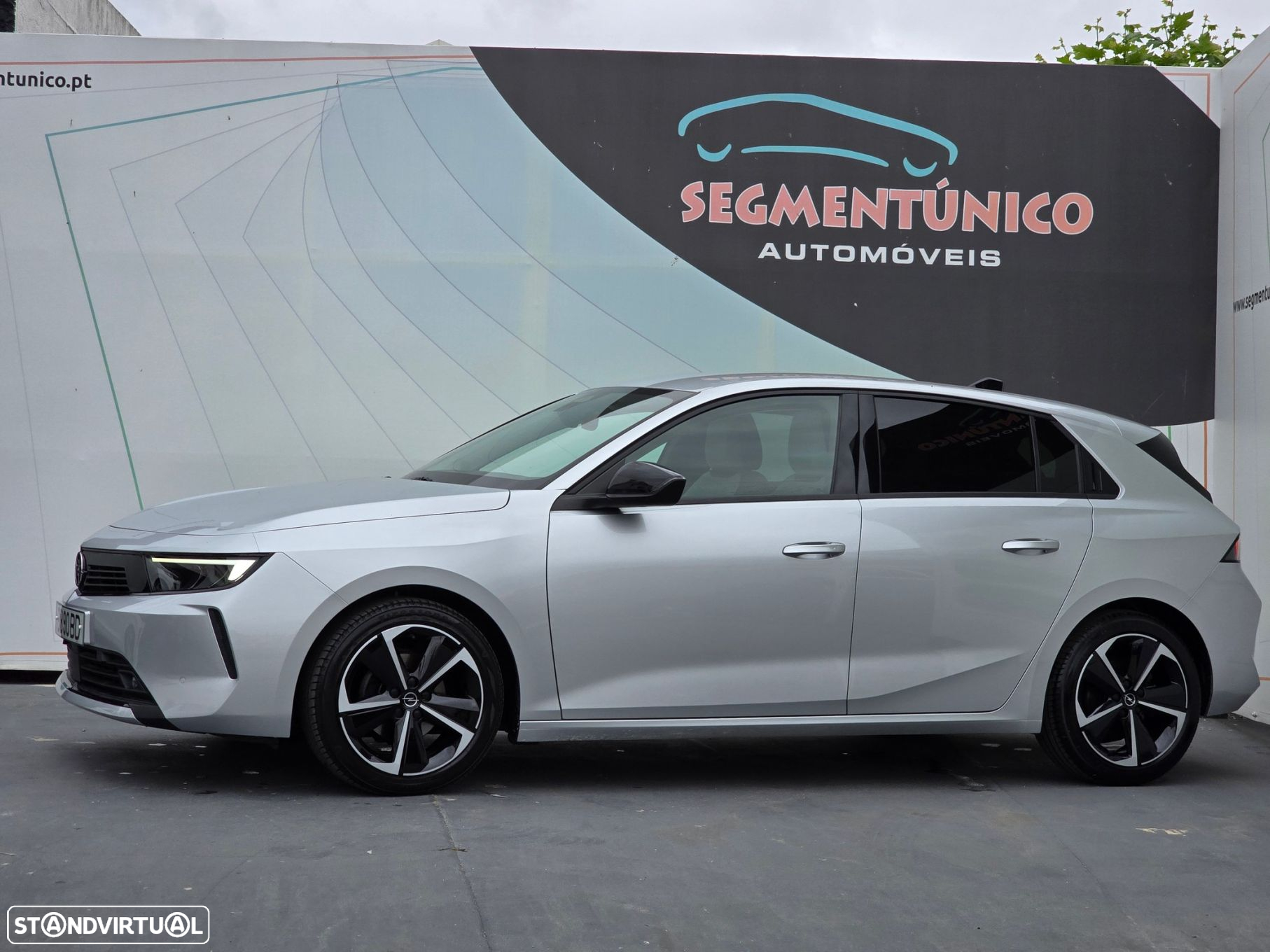 Opel Astra 1.2 T Elegance - 2