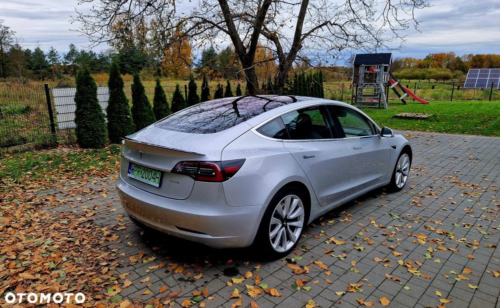 Tesla Model 3 Long Range AWD - 2